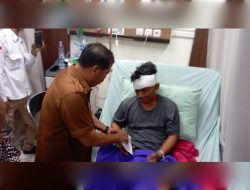 ‎Bupati Majalengka Tinjau Korban Laka Peziarah di RSUD Sumedang,