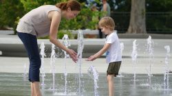 Simak! Ini Tips Agar Stamina Ibu Tetap Fit Saat Menjaga Si Kecil