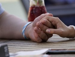 Yuk Kenali Arti Cinta Pertama yang Biasanya Meninggalkan Kesan Mendalam Sehingga Sulit Dilupakan!