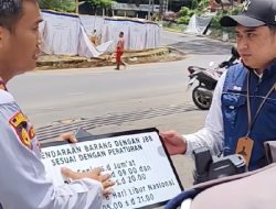 Dishub dan Pemkab Subang Pasang Rambu Pembatasan Jam Operasional Truk