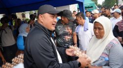 Bupati Bogor Bagikan Ribuan Paket Telur Gratis di CFD, Warga Antusias Sambut Program Gizi