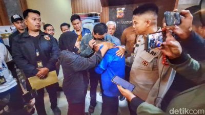 Tangis Haru Sambut Kepulangan Rizki yang Sempat Diduga Jadi Korban TPPO