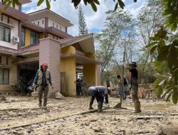 Agam Rinjani Turun ke Lokasi Bencana, Bersihkan Kantor Dinkes Aceh Tamiang