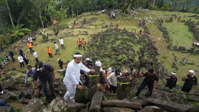 Lestarikan Cagar Budaya, KDM Resmikan Rekonstruksi Situs Megalitikum Gunung Padang