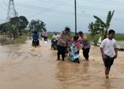 Banjir Sungai Ciasem Rendam 11 Rumah Warga, Polsek Ciasem Turun Tangan