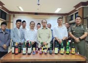 Satpol PP Tasikmalaya Gagalkan Peredaran Ribuan Botol Miras Jelang Tahun Baru