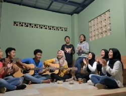 Trik Memadukan Warna Baju agar Penampilan Terlihat Serasi dan Stylish