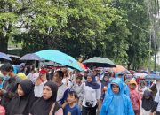 Diguyur Gerimis, Ribuan Warga Subang Tetap Tumpah Ruah di Funwalk HUT ke-34 BPR Bangunarta