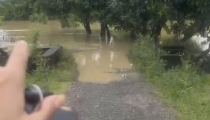 Akses Jalan Terputus Akibat Banjir, Empat Dusun di Legonkulon Subang Terisolasi