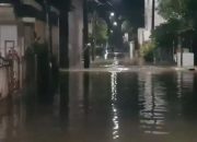 Luapan Kali Sunter Genangi Permukiman Warga Cipinang Melayu