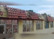 ‎Atap Tiga Ruang Kelas SDN 2 Andir Majalengka Ambruk, Diduga Tak Kuat Menahan Beban Genting‎‎