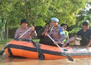 Banjir Rendam Ciasem, Kapolres Subang Turun Langsung Pimpin Penanganan dan Salurkan Bantuan
