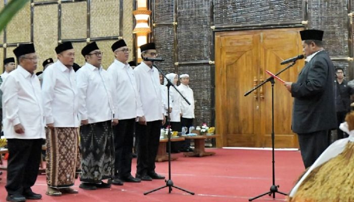 Aang Abdullah Zein Dilantik Jadi Ketua MUI Jabar Periode 2025–2030