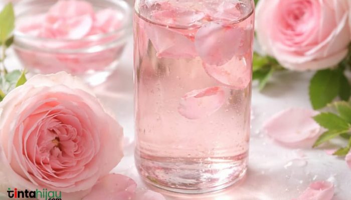 Bukan Sekadar Wangi, Ini Manfaat Air Mawar untuk Wajah