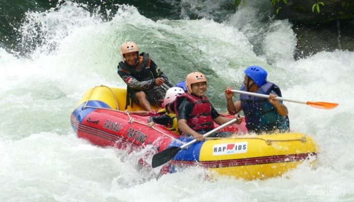 Wisata Arung Jeram Sungai Palayangan Ramai Dikunjungi Saat Libur