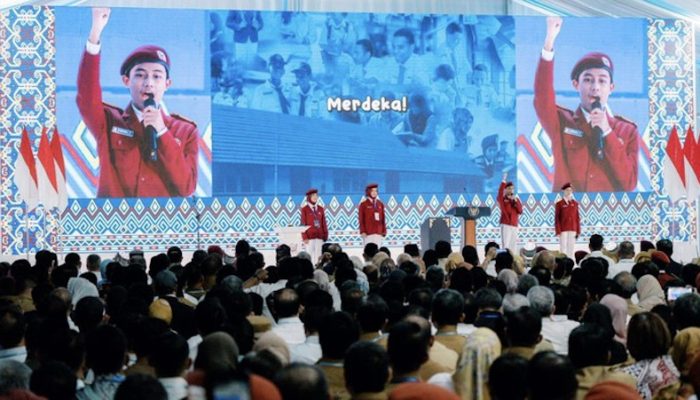 Fasih Berbahasa Inggris, Siswa Sekolah Rakyat Diganjar Beasiswa LN