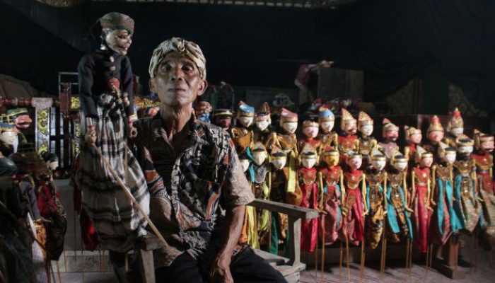 Nyala yang Tersisa di Tanah Pesisir, Kisah Ki Warsad Sang Penjaga Kesenian Wayang Cepak