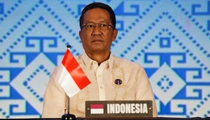 Menkum Akan Cek Laporan terhadap Pandji Pragiwaksono