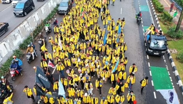 Gelombang Demo Marak, MENKOMDIGI Peringatkan Bahaya ‘Ilusi Algoritma’ dan Hoaks di Ruang Digital