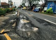 Belum Lama Diperbaiki, Kondisi Jalan di Daerah Binong Subang Kembali Rusak
