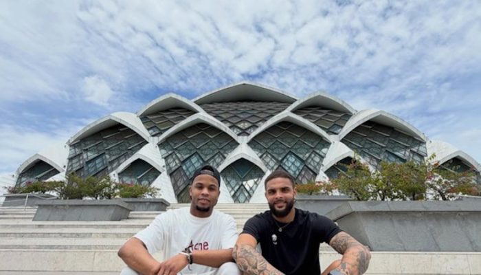 Layvin Kurzawa Kagum dengan Keindahan Masjid Raya Al Jabbar, Sebut Salah Satu yang Terindah di Dunia