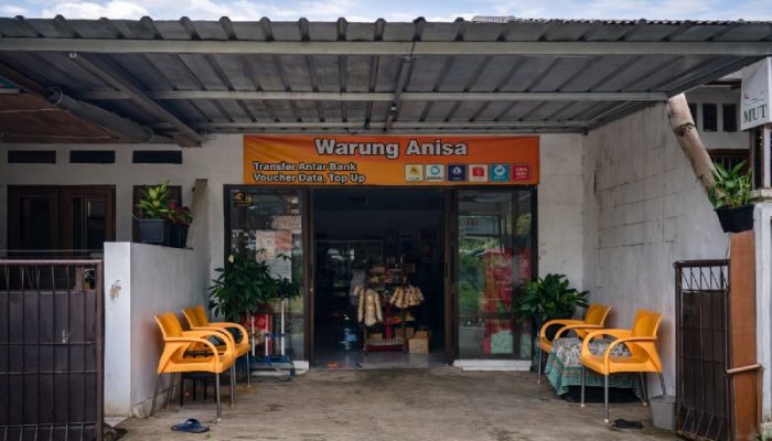 Dijual Butuh! Rumah dan Warung di Komplek Perumahan Puri Subang Asri. 5 Menit ke GT Cipali