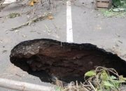 Sinkhole Muncul di Ciawigebang Kuningan, Jalan Penghubung Ditutup Sementara