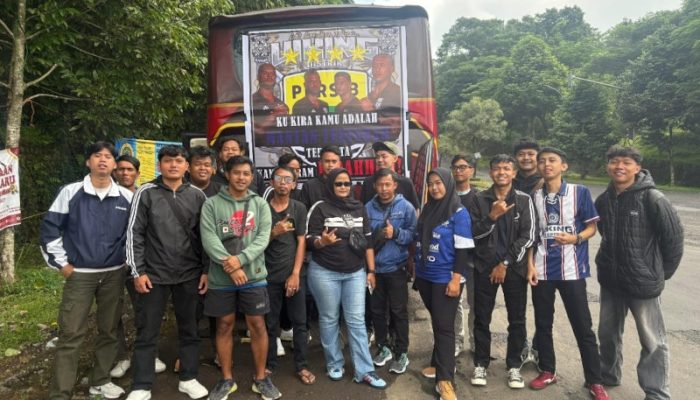 Bobotoh Kuningan Gelar Nobar dan Aksi Bagi-bagi Takjil Jelang Duel Panas Persebaya vs Persib