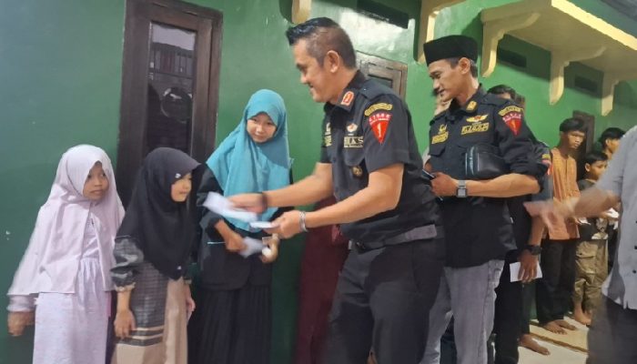Menebar Kebaikan di Bulan Ramadan, Ormas GIBAS Santuni Puluhan Anak Yatim di Rumah Hejo Subang