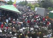 Antrean Panjang di Pelabuhan Gilimanuk, Pemudik Terjebak Macet hingga 14 Jam