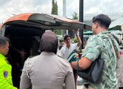 ‎Personil Polres Majalengka Sigap Tangani Pemudik Terjatuh di Rest Area KM 166 Tol Cipali‎‎