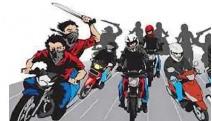 Teror Geng Motor di Kota Sukabumi, 5 Warga Dibacok di Depan Minimarket