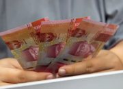 Rupiah Nyaris Rp 18.000, Ekonom Soroti Dampak Investasi dari Kunjungan Luar Negeri