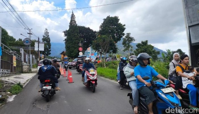 Arus Wisatawan Melonjak, Kendaraan Merayap di Jalur Pegunungan Kuningan pada H+1 Lebaran