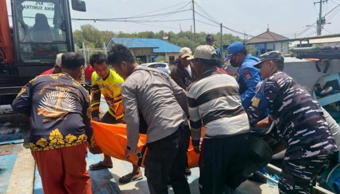 Kapal Nelayan Karam Ditabrak Tongkang di Perairan Indramayu, Dua ABK Tewas dan Empat Hilang