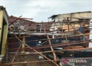 Puting Beliung Terjang Dua Desa di Cirebon, Ratusan Bangunan Rusak Disapu Angin
