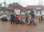 Banjir Bandang Bawa Material Lumpur Kembali Terjang Jalur Nasional Sukabumi-Cianjur