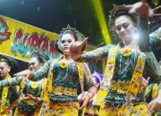 Diguyur Hujan, Ribuan Warga Tetap Padati Barung Bajidor Milangkala Subang ke-78