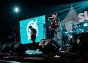 Boni Item Rilis Single Solo “Seakan Aku Salah” Ajak Pendengar Bangkit dari Keterpurukan