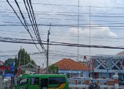 Bikin Semrawut, Pemkab Majalengka Lakukan Penataan Kabel Provider