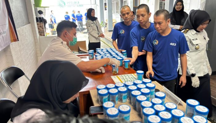 Pastikan Lingkungan Bersih dari Narkoba, Lapas Majalengka Gelar Razia dan Tes Urine‎‎