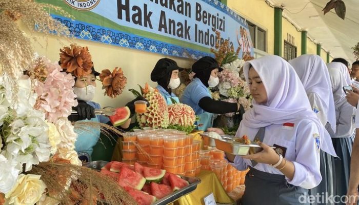 Rayakan Perpisahan, SMKN 1 Sukaraja Sukabumi Gelar Makan Bergizi Gratis Ala Prasmanan Hotel