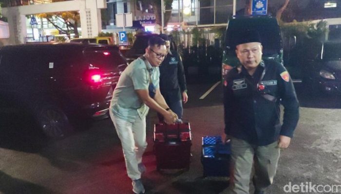 Geledah Disnaker Cimahi, Jaksa Temukan Bukti “Panas” Gratifikasi 2022-2024