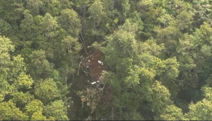 Tim SAR Temukan Serpihan Diduga Ekor Helikopter PK-CFX di Sekadau