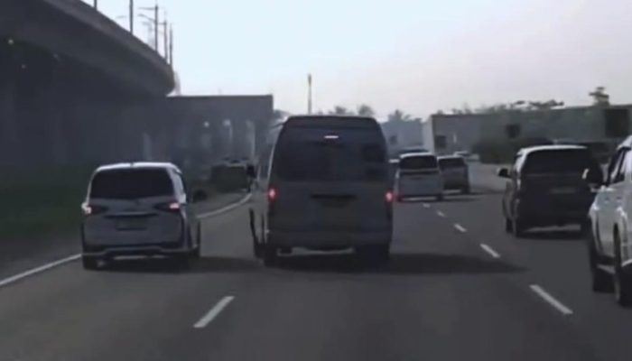 Viral Aksi Ugal-ugalan Mobil Travel di Tol Padaleunyi, Pihak Manajemen Minta Maaf