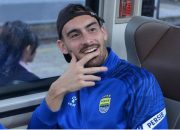 Pengamanan Dinilai Longgar, Sejumlah Pemain Persib Jadi Korban Keusilan Oknum Saat Konvoi