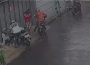 Kurir Paket di Astanaanyar Dibegal Saat Berteduh, Motor dan 12 Paket Raib Digondol Pelaku
