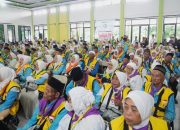 439 Jemaah Haji Kloter Pertama Asal Subang Resmi Diberangkatkan ke Tanah Suci