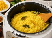 Cuma Pakai Rice Cooker! Begini Cara Bikin Nasi Kuning Gurih dan Pulen