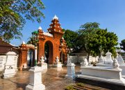 Dari Sejarah hingga Spiritualitas, Ini Daya Tarik Astana Cirebon